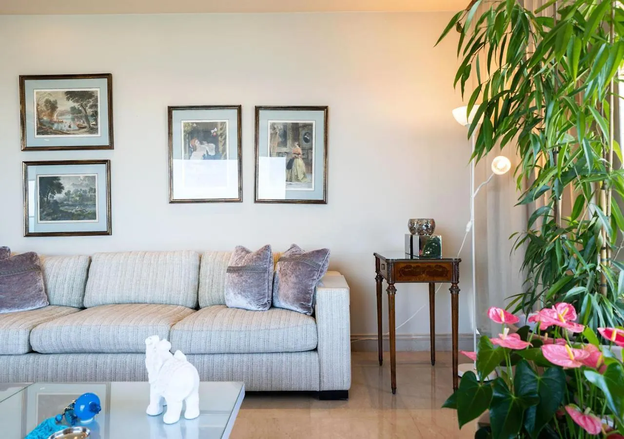 Stunning Apartment With Seaview In The Heart Of Beyrouth